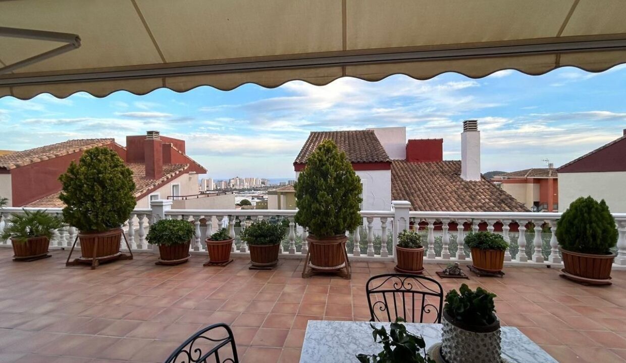 Villa in Benidorm, Alicante, Spanien 3 Schlafzimmer, 177 m2 Nr. 180102