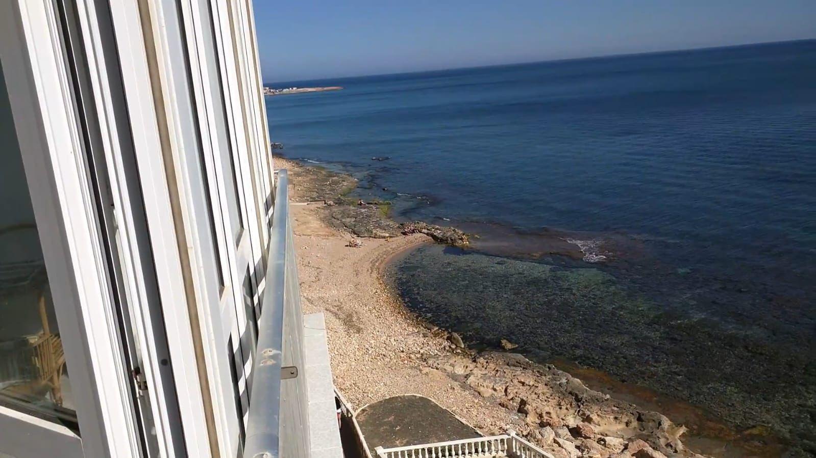 Apartment in Torrevieja, Alicante, Spain 4 bedrooms, 122 sq.m. No. 117113