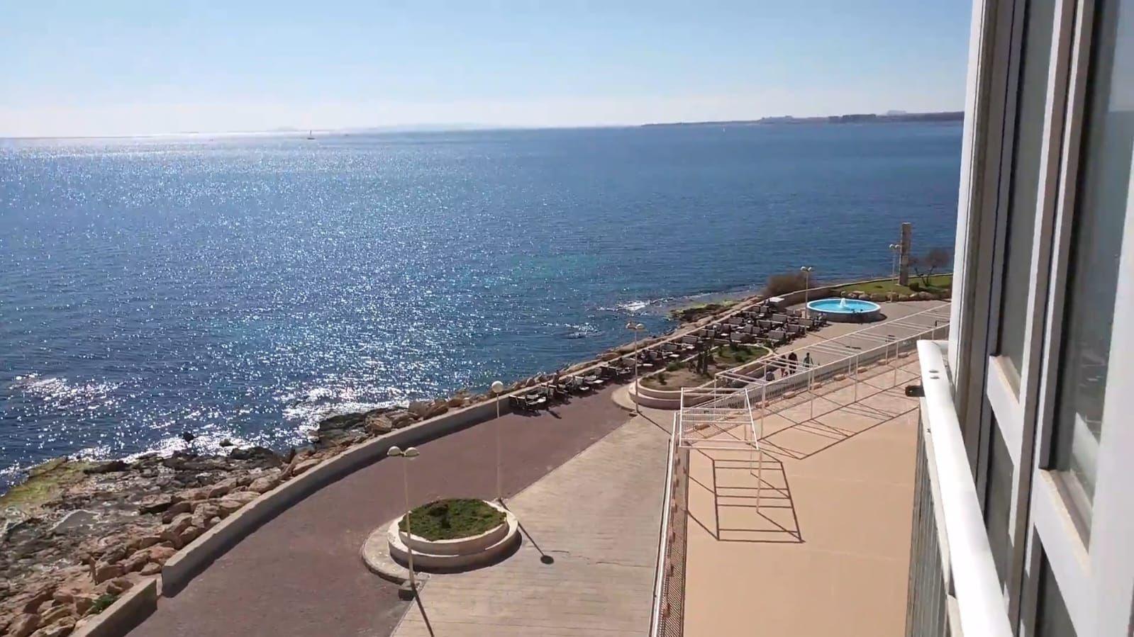 Apartment in Torrevieja, Alicante, Spain 4 bedrooms, 122 sq.m. No. 117113