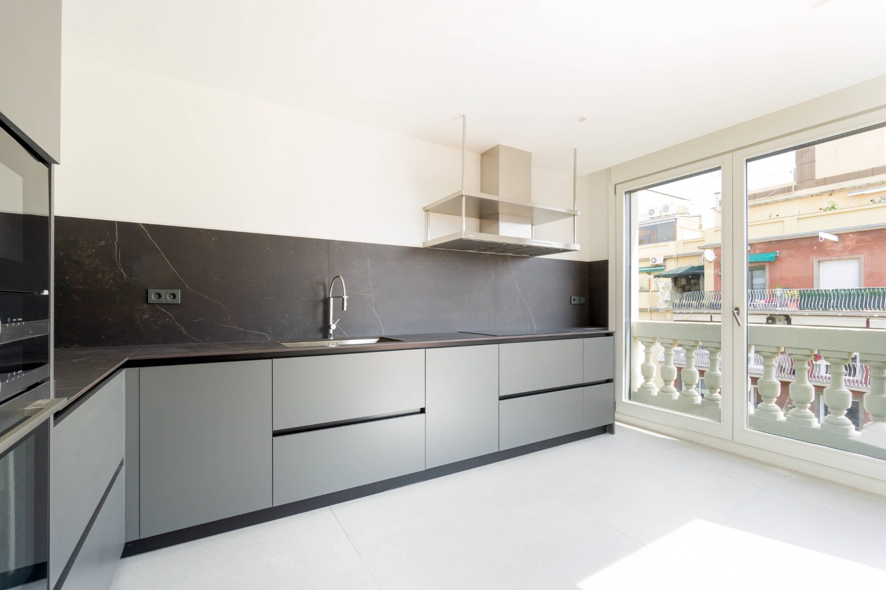 Wohnung in Barcelona, Spanien 3 Schlafzimmer, 82 m2 Nr. 133992