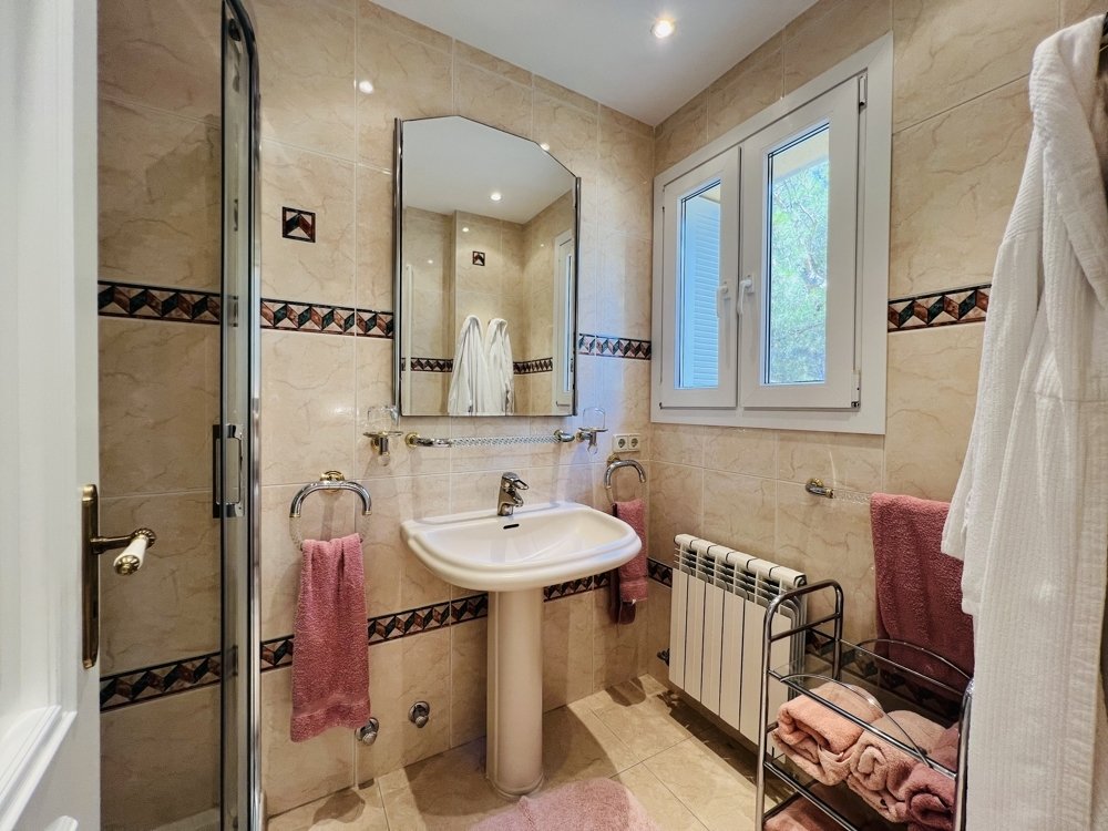 Villa en Costa De La Calma, Mallorca, España 4 dormitorios, 464 m2 No. 103809