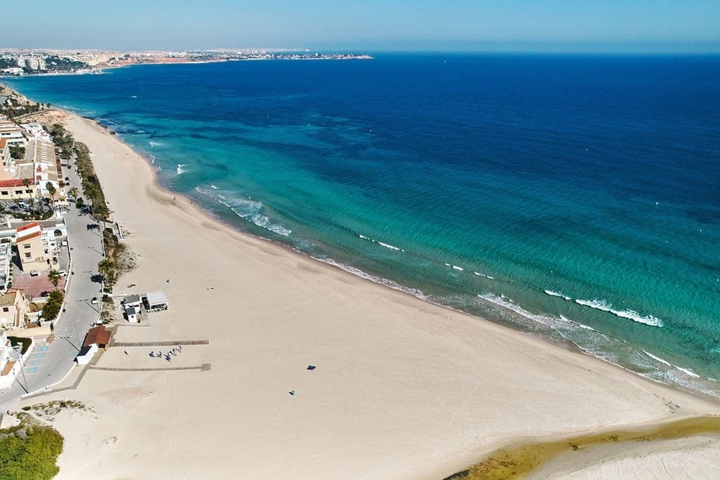 Dzīvoklis Mil Palmeras, Alicante, Spānijā 2 istabas, 80 m2 Nr. 145209