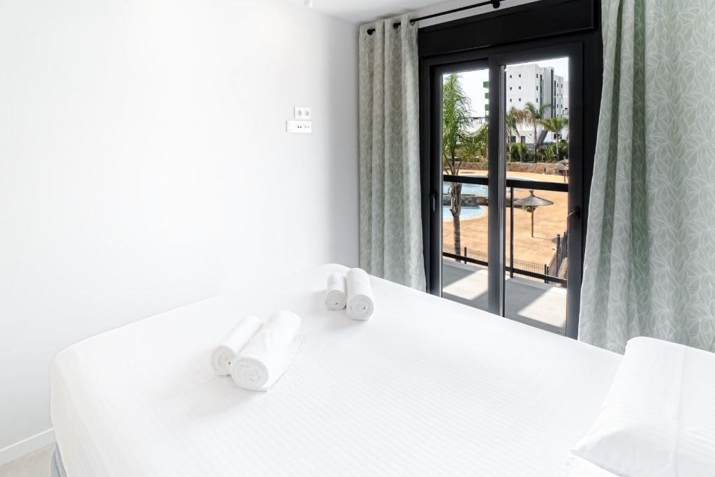 Dzīvoklis Mil Palmeras, Alicante, Spānijā 2 istabas, 80 m2 Nr. 145209