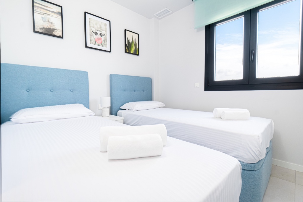 Dzīvoklis Mil Palmeras, Alicante, Spānijā 2 istabas, 80 m2 Nr. 145209