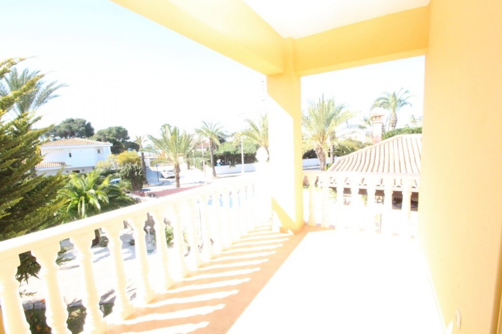 Villa en Cabo Roig, Alicante, España 5 dormitorios, 440 m2 No. 145207