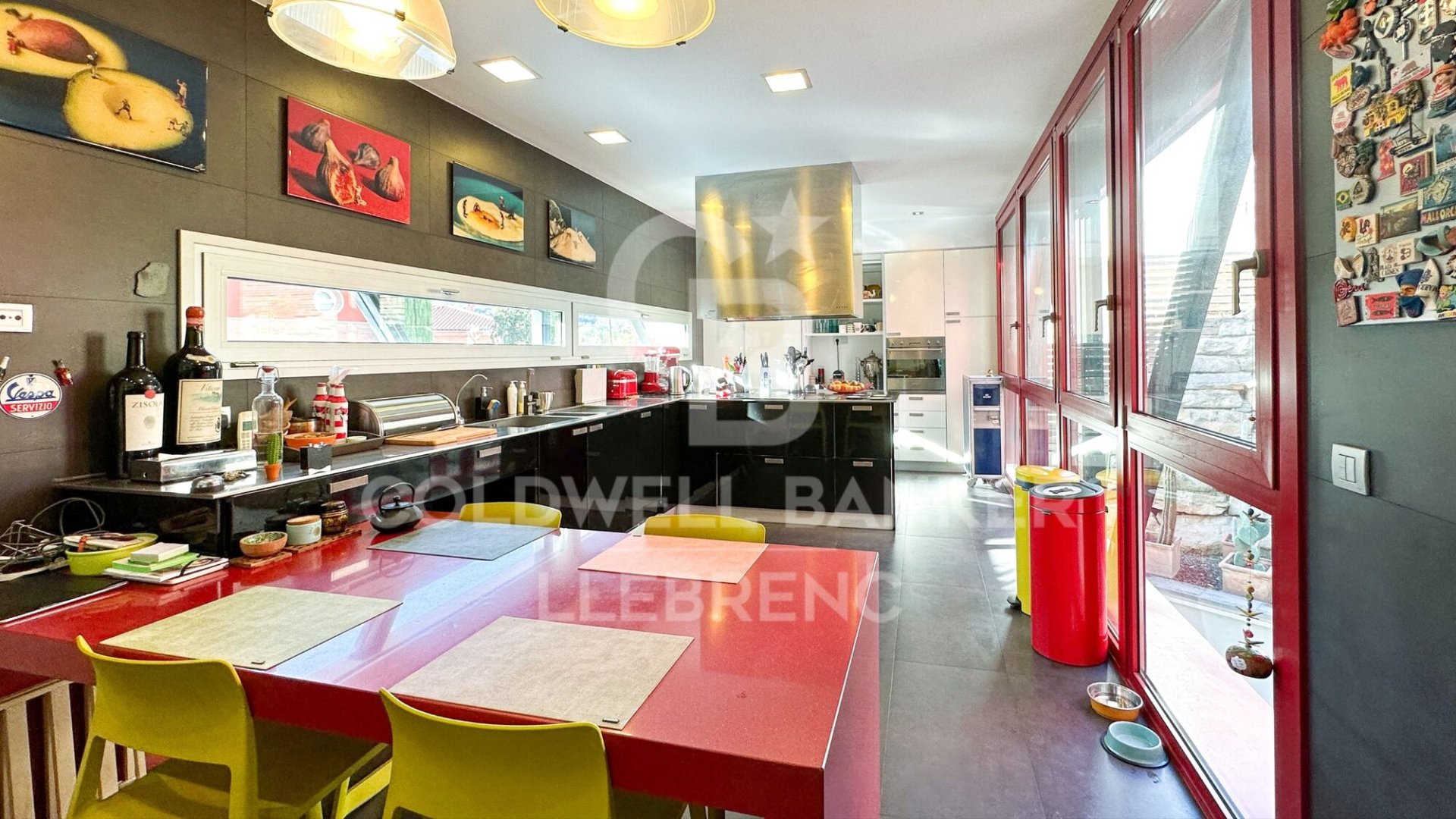 Casa a Barcelona, Spagna 6 camere da letto, 490 mq. N° 160374