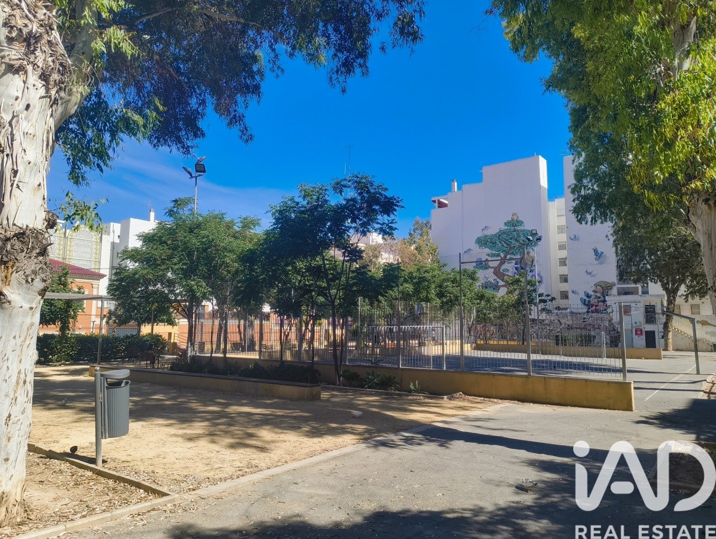 Commercial property in Alicante, Spain 35 sq.m. No. 184728