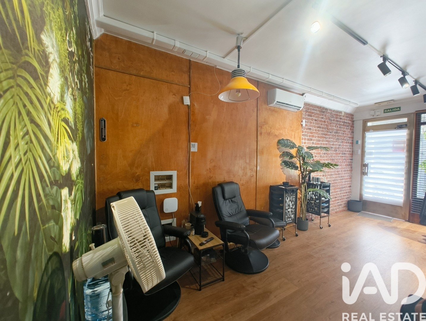 Commercial property in Alicante, Spain 35 sq.m. No. 184728