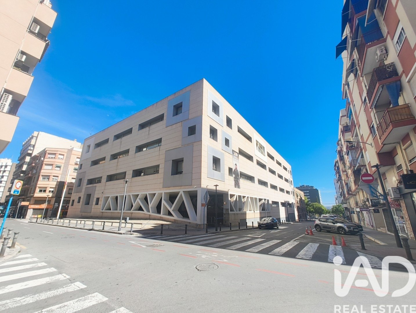 Commercial property in Alicante, Spain 35 sq.m. No. 184728