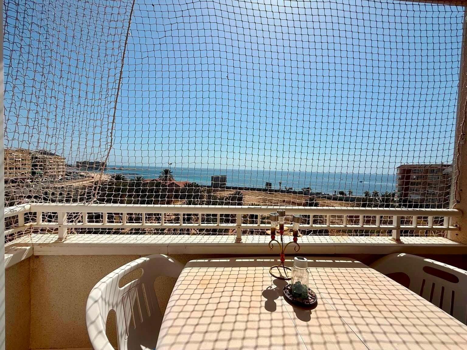 Apartamento en Torrevieja, Alicante, España 2 dormitorios, 64 m2 No. 190292
