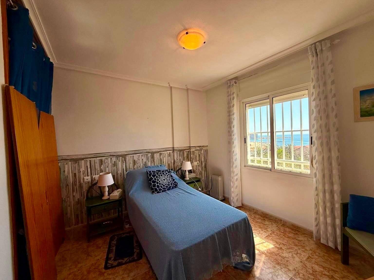 Apartamento en Torrevieja, Alicante, España 2 dormitorios, 64 m2 No. 190292