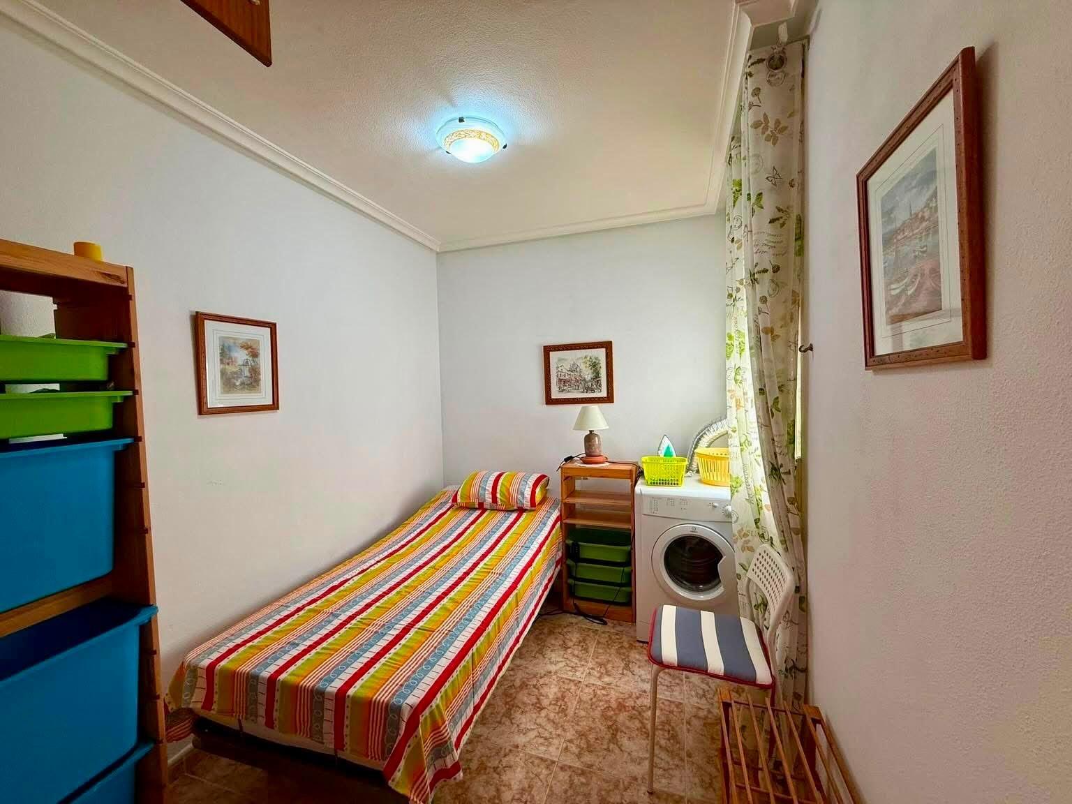 Apartamento en Torrevieja, Alicante, España 2 dormitorios, 64 m2 No. 190292