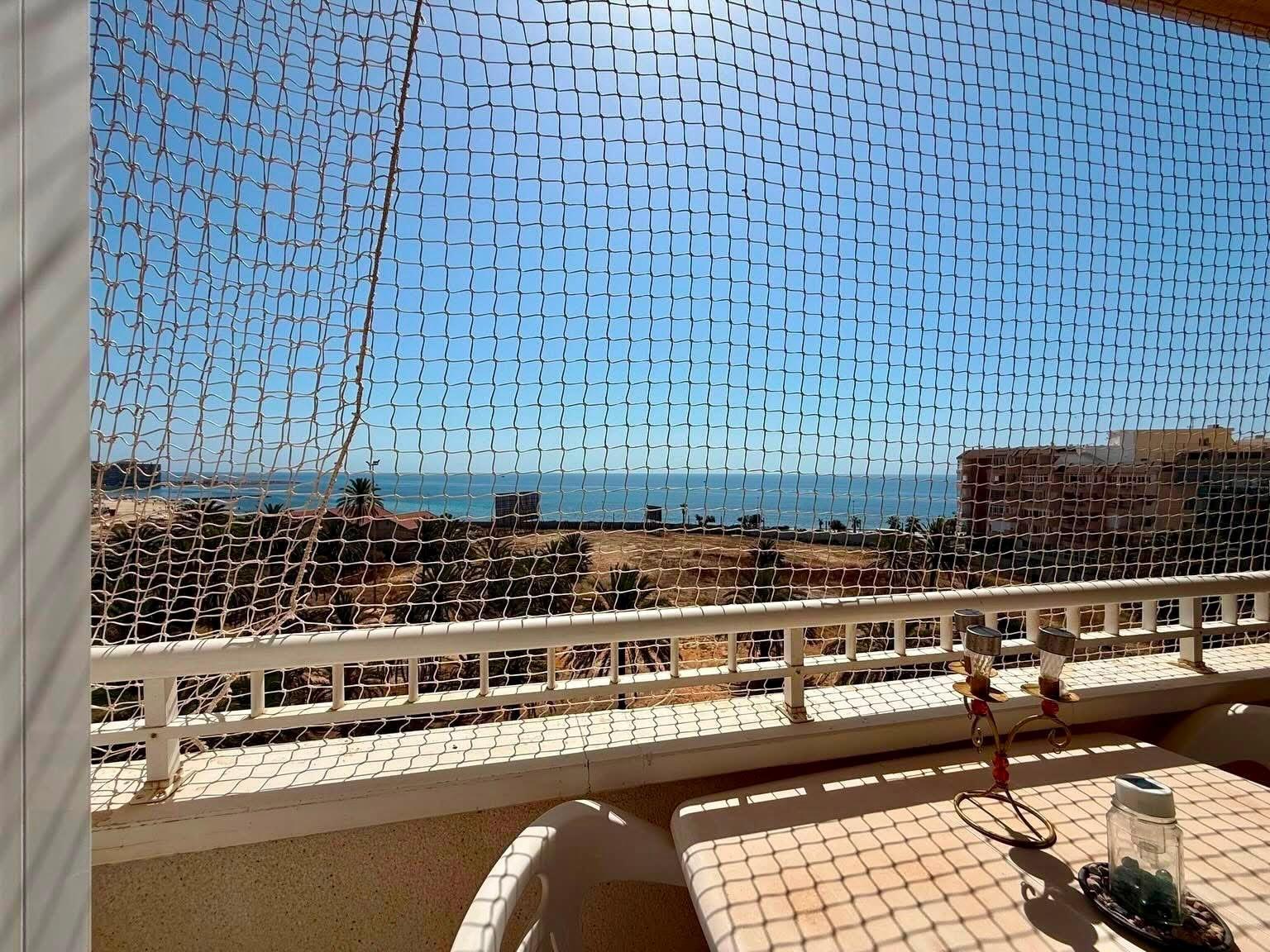 Apartamento en Torrevieja, Alicante, España 2 dormitorios, 64 m2 No. 190292