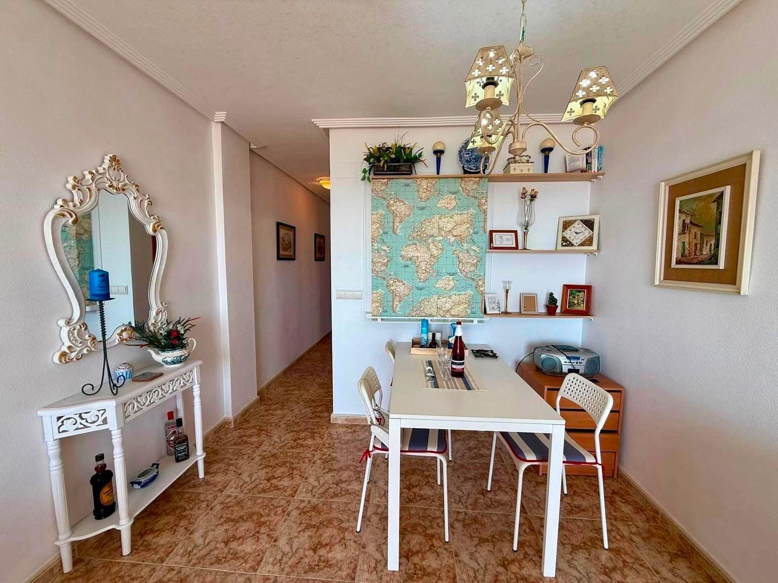 Apartamento en Torrevieja, Alicante, España 2 dormitorios, 64 m2 No. 190292