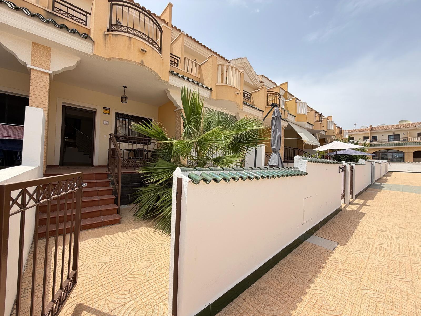 Kaupunkipientalo Alicante, Espanja 2 makuuhuonetta, 90 m2 No. 190291