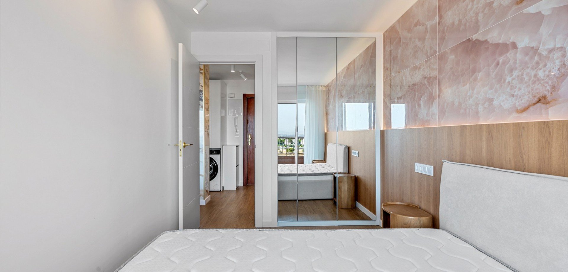 Apartamento en Alicante, España 2 dormitorios, 61 m2 No. 190289