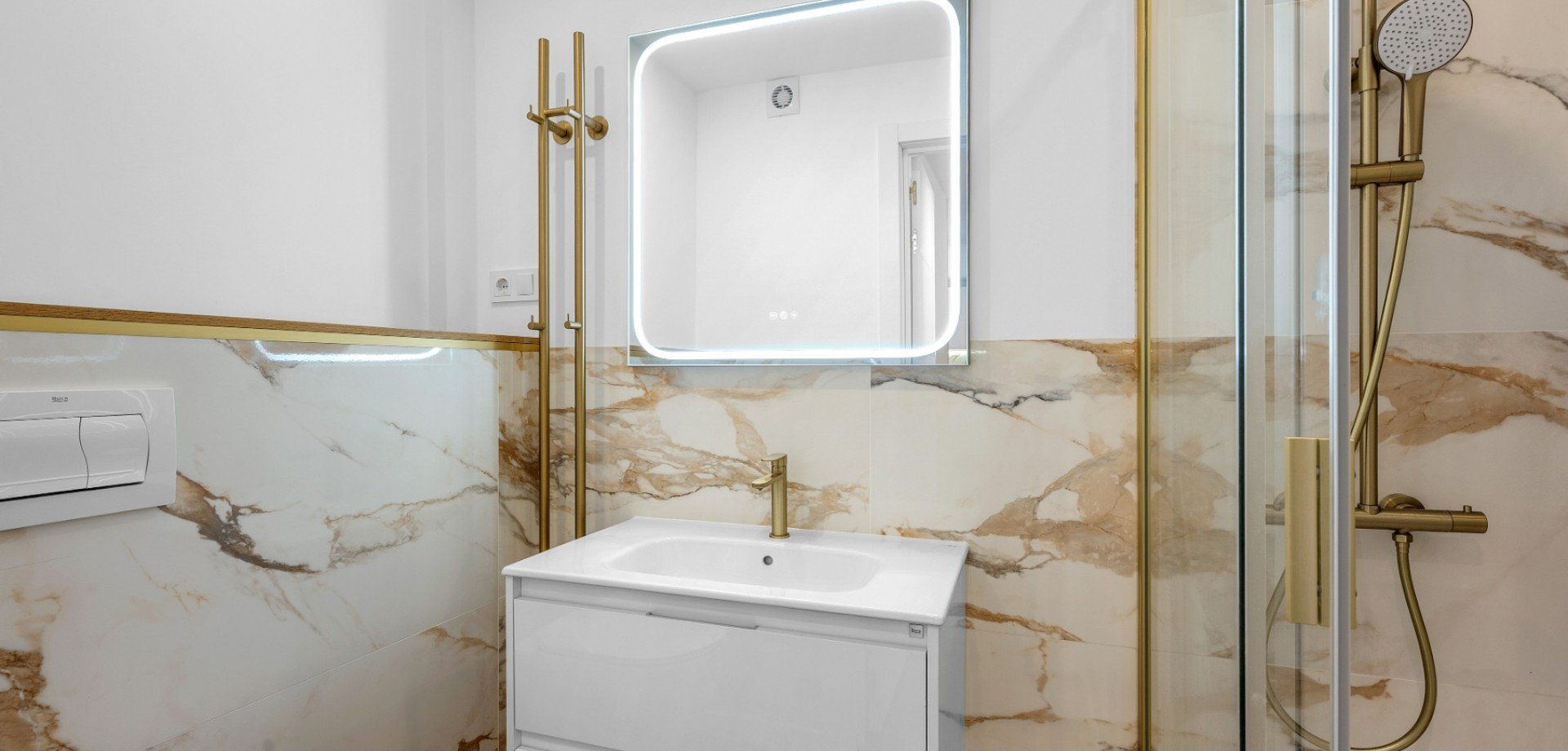 Apartamento en Alicante, España 2 dormitorios, 61 m2 No. 190289