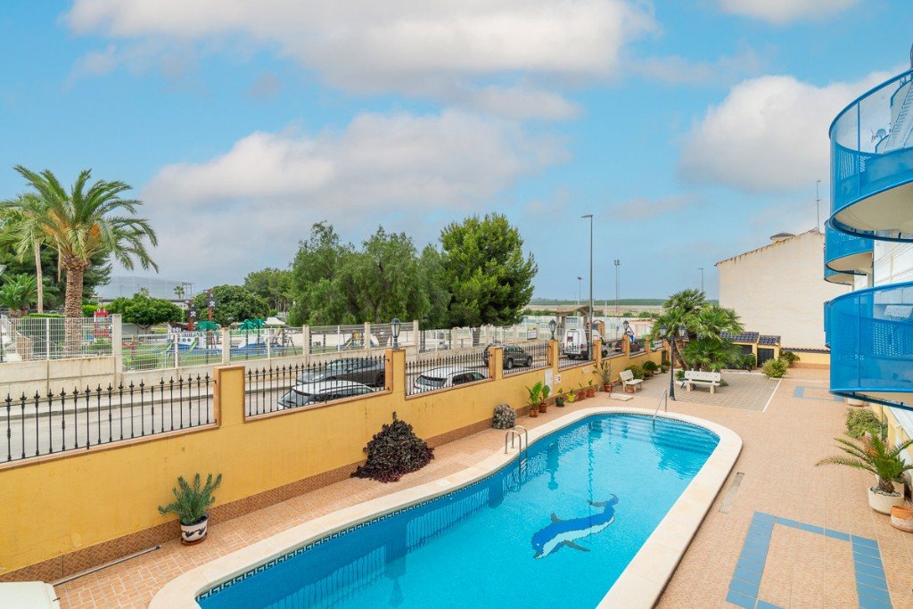 Apartamento en Algorfa, Alicante, España 2 dormitorios, 85 m2 No. 183584