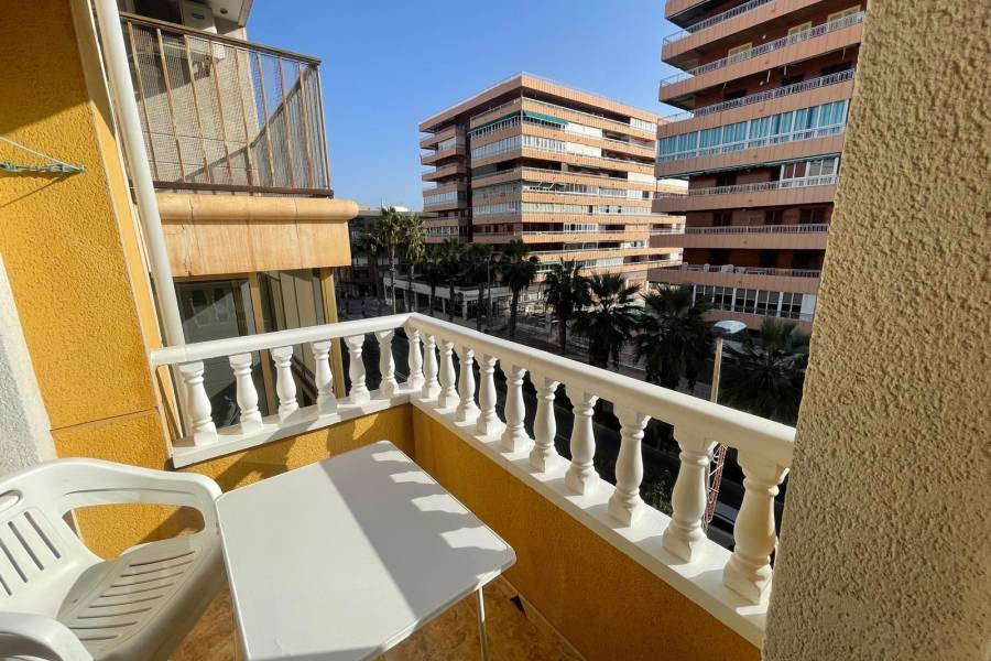 Dzīvoklis Torrevieja, Alicante, Spānijā 3 istabas, 80 m2 Nr. 183588
