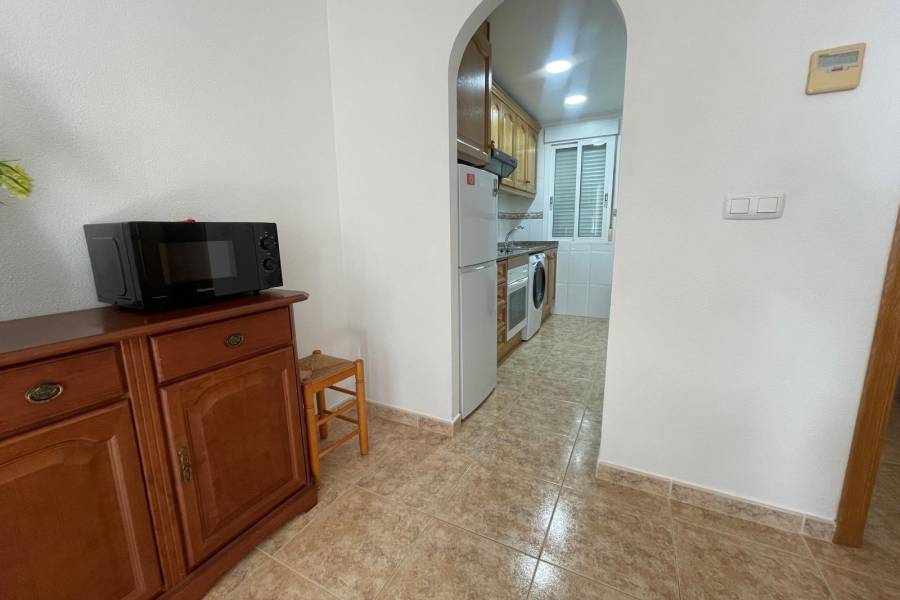 Dzīvoklis Torrevieja, Alicante, Spānijā 3 istabas, 80 m2 Nr. 183588