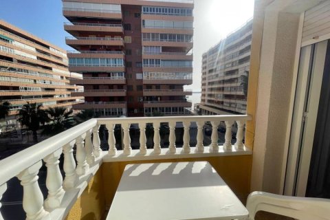 Квартира в Торревьеха, Аликанте, Испания 3 спальни, 80м2 №183588