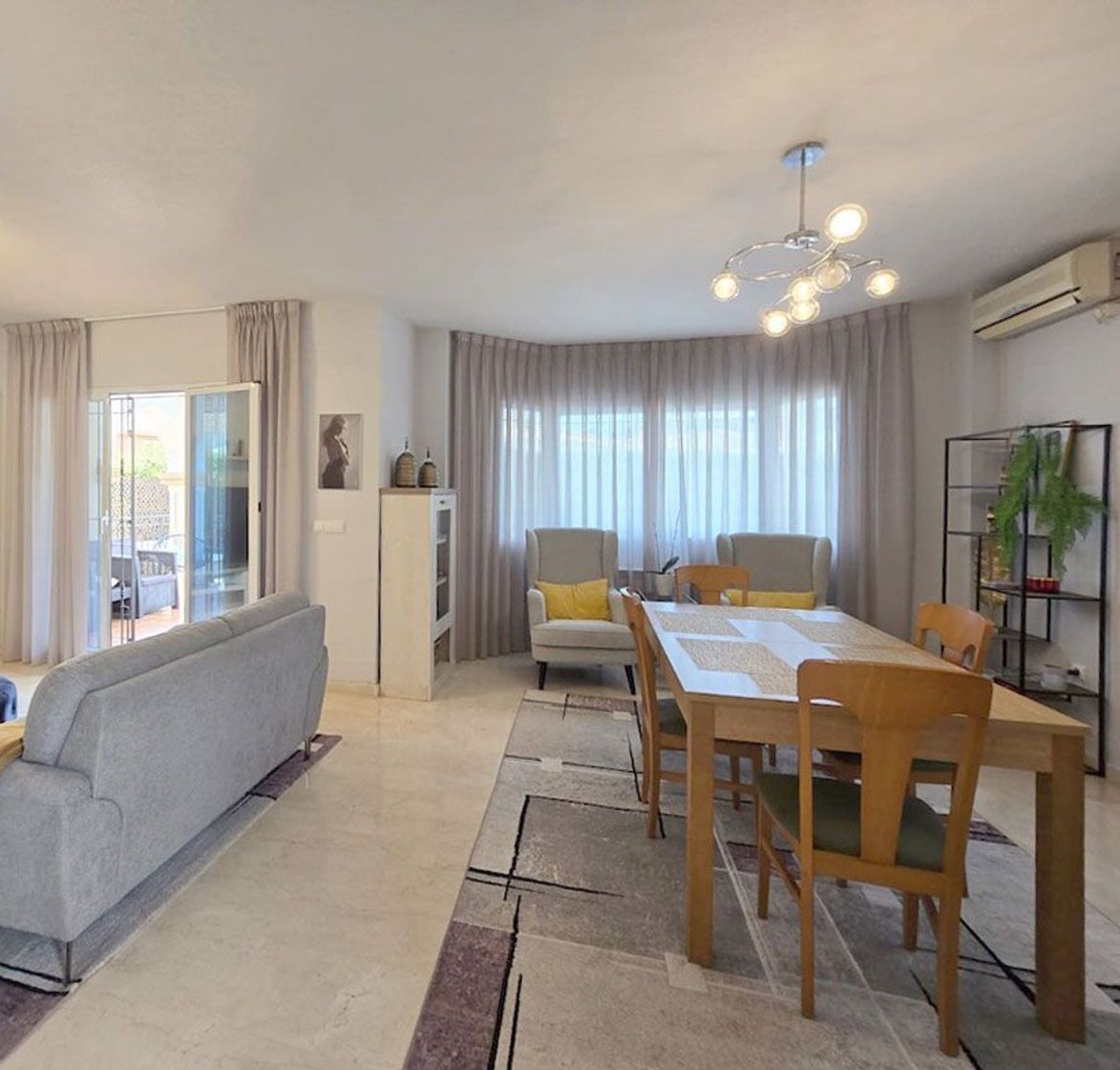 Villa à Alicante, Espagne 4 chambres, 140 m2 No. 194756