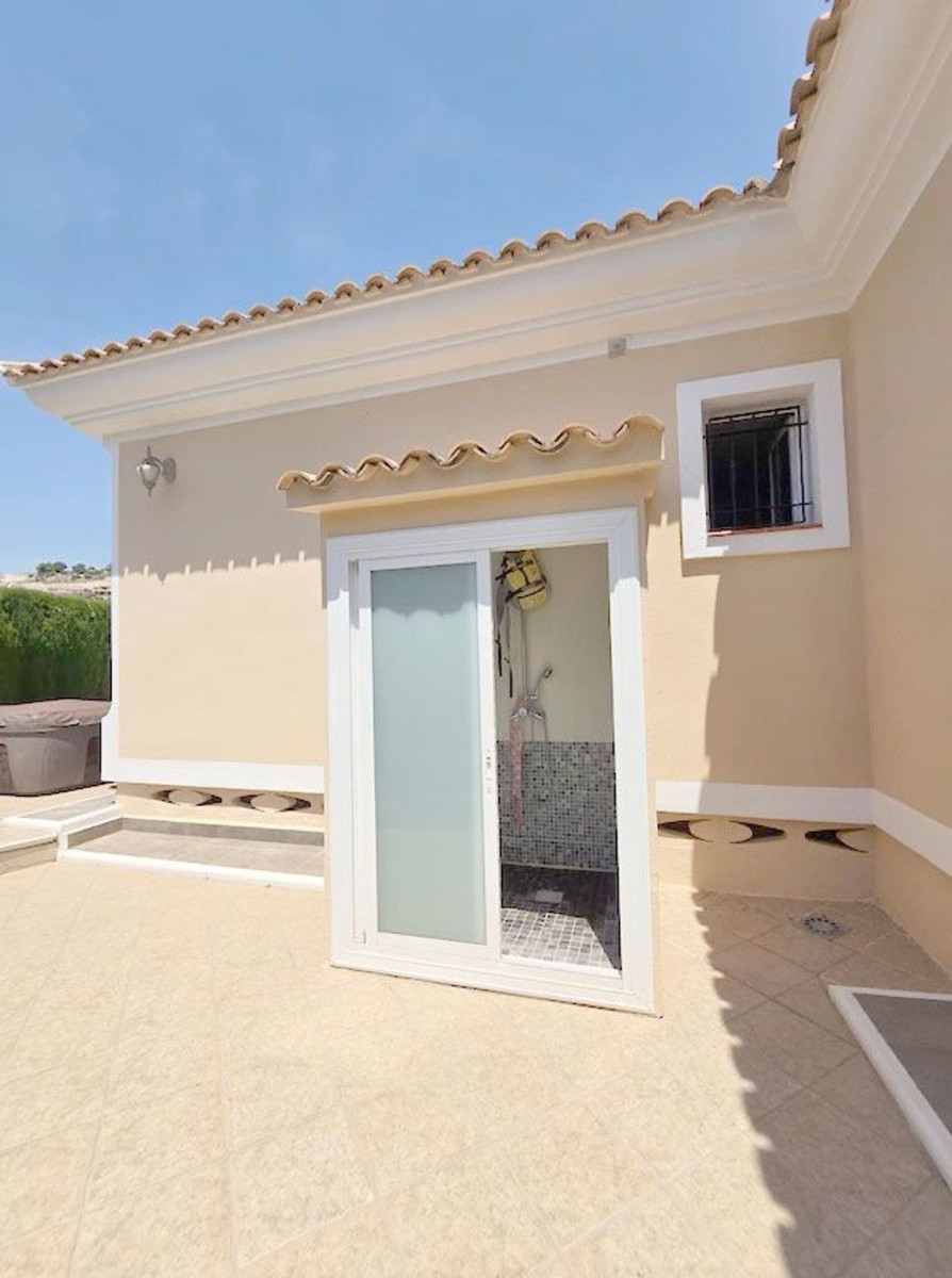Villa à Alicante, Espagne 4 chambres, 140 m2 No. 194756