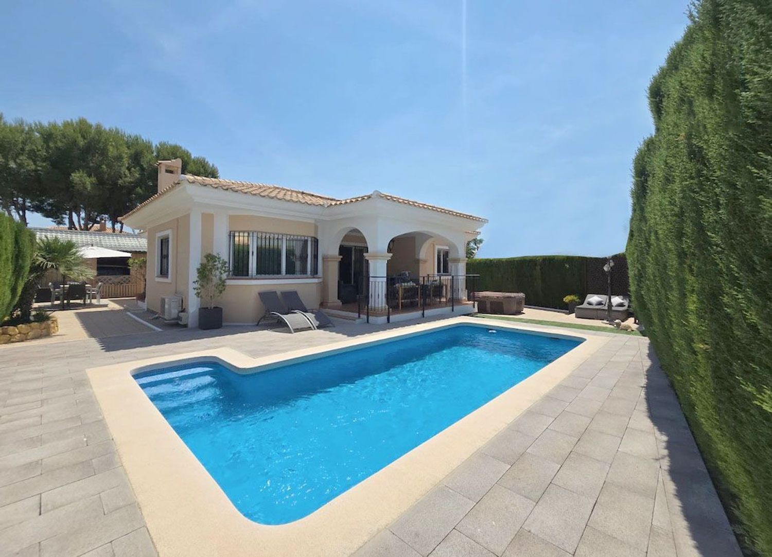 Villa à Alicante, Espagne 4 chambres, 140 m2 No. 194756