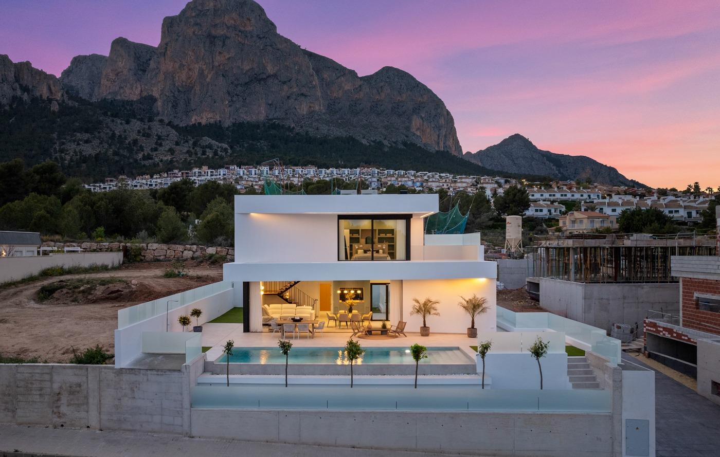 Villa in Polop, Alicante, Spain 3 bedrooms, 306 sq.m. No. 141742
