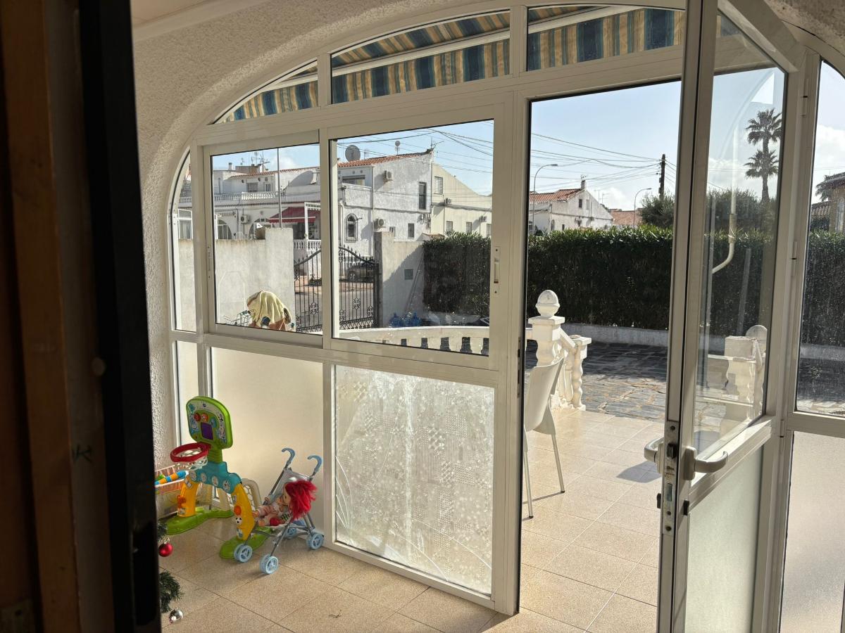 Villa i Torrevieja, Alicante, Spanien 2 sovrum, 75 kvm. Nr. 149147
