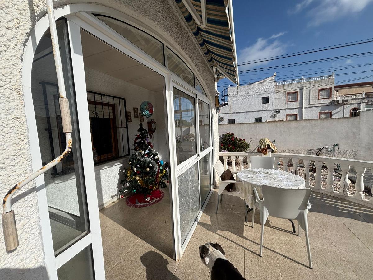 Villa i Torrevieja, Alicante, Spanien 2 sovrum, 75 kvm. Nr. 149147