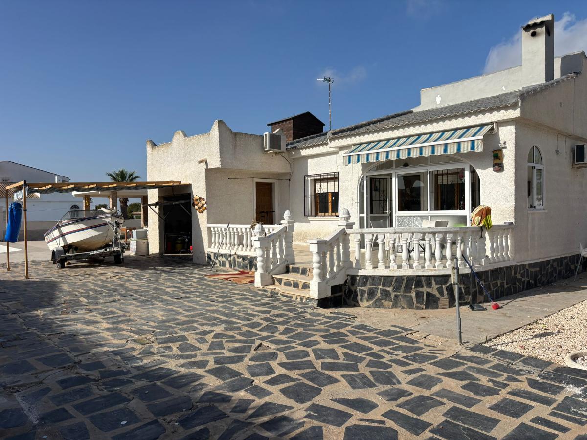 Villa i Torrevieja, Alicante, Spanien 2 sovrum, 75 kvm. Nr. 149147