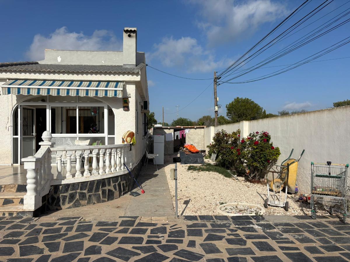 Villa i Torrevieja, Alicante, Spanien 2 sovrum, 75 kvm. Nr. 149147