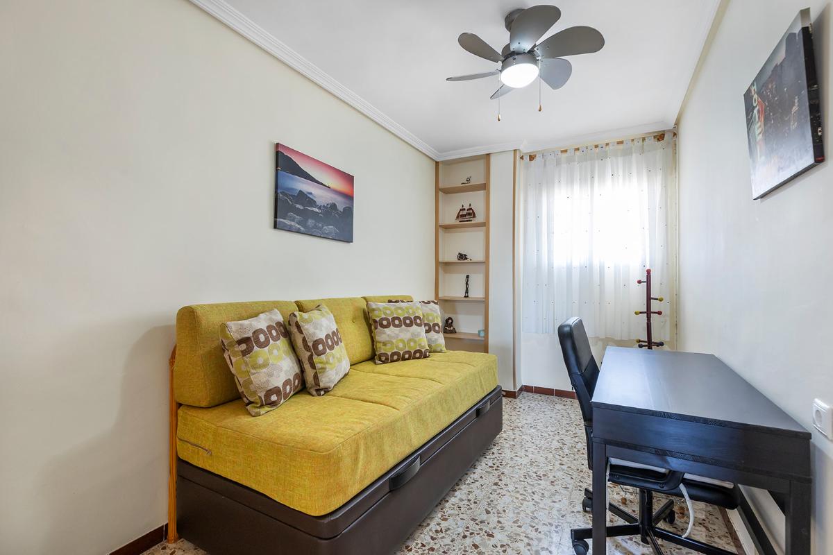 Appartamento a Torrevieja, Alicante, Spagna 3 camere da letto, 110 mq. N° 148945