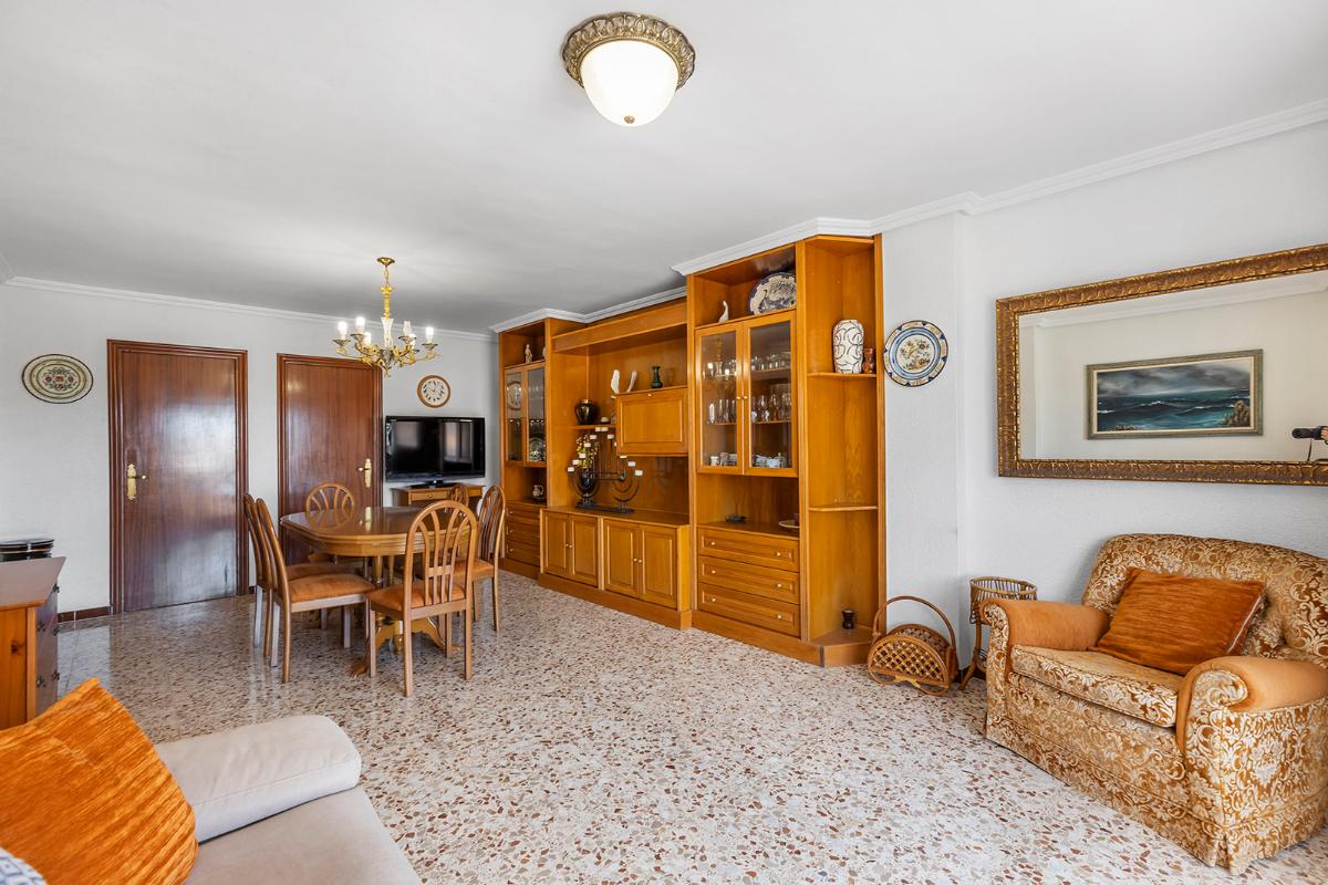 Appartamento a Torrevieja, Alicante, Spagna 3 camere da letto, 110 mq. N° 148945