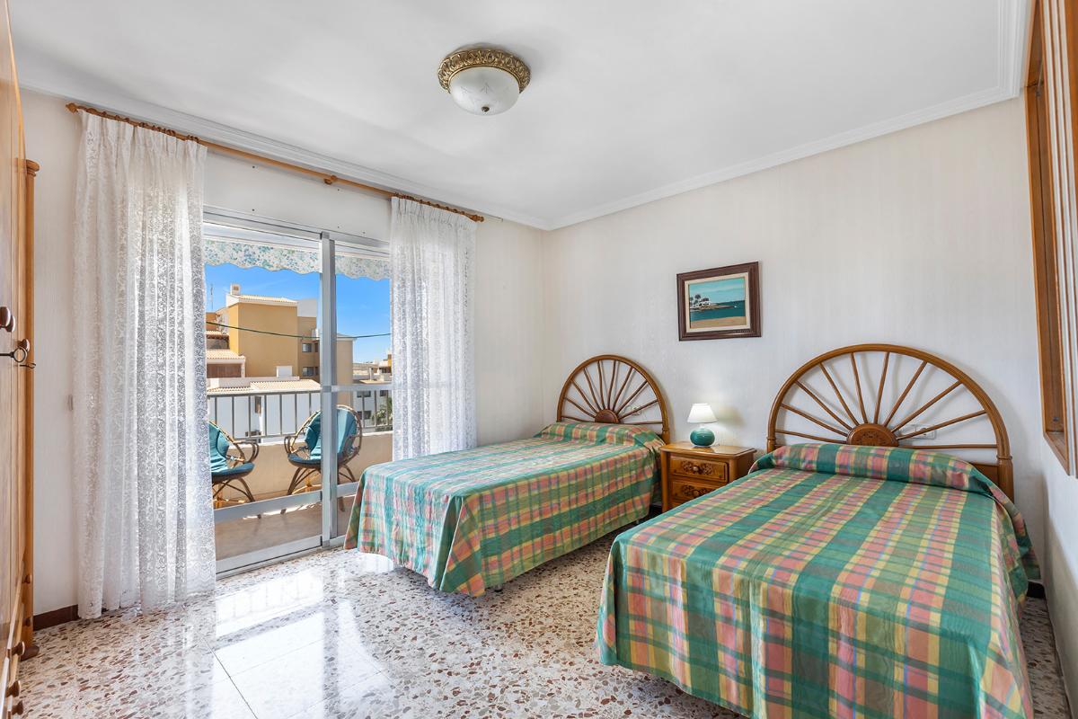 Appartamento a Torrevieja, Alicante, Spagna 3 camere da letto, 110 mq. N° 148945