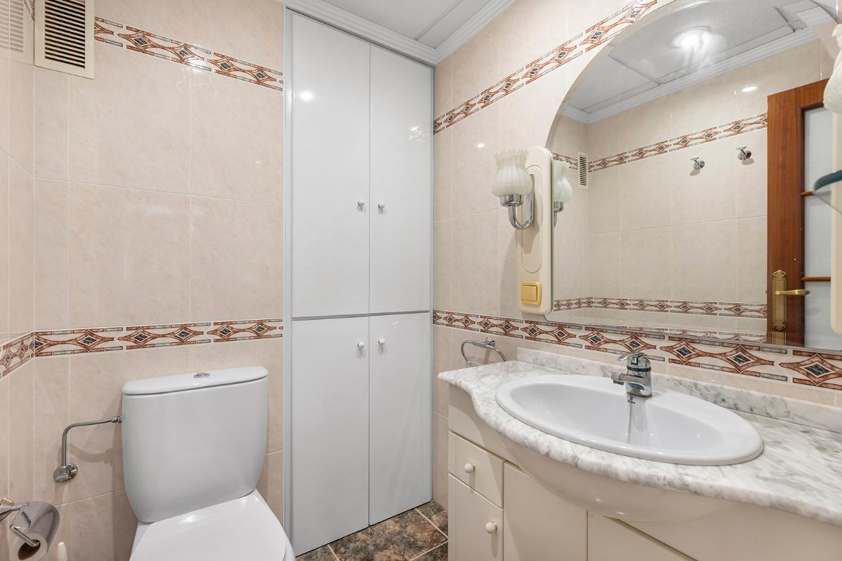 Appartamento a Torrevieja, Alicante, Spagna 3 camere da letto, 110 mq. N° 148945