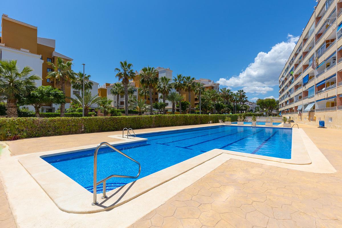 Appartamento a Torrevieja, Alicante, Spagna 3 camere da letto, 110 mq. N° 148945