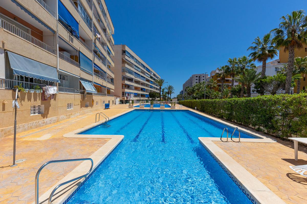 Appartamento a Torrevieja, Alicante, Spagna 3 camere da letto, 110 mq. N° 148945