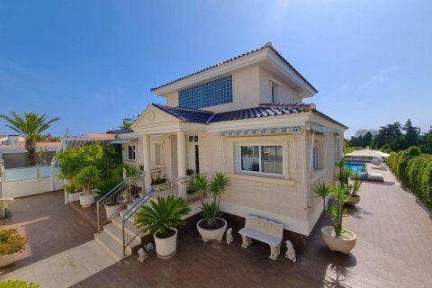 Villa Torrevieja, Alicante, Spānijā 5 istabas, 469 m2 Nr. 138958