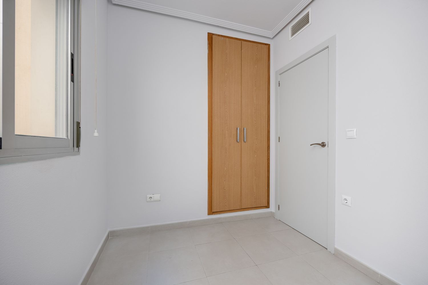 Apartment à Torrevieja, Alicante, Espagne 3 chambres, 92 m2 No. 183416