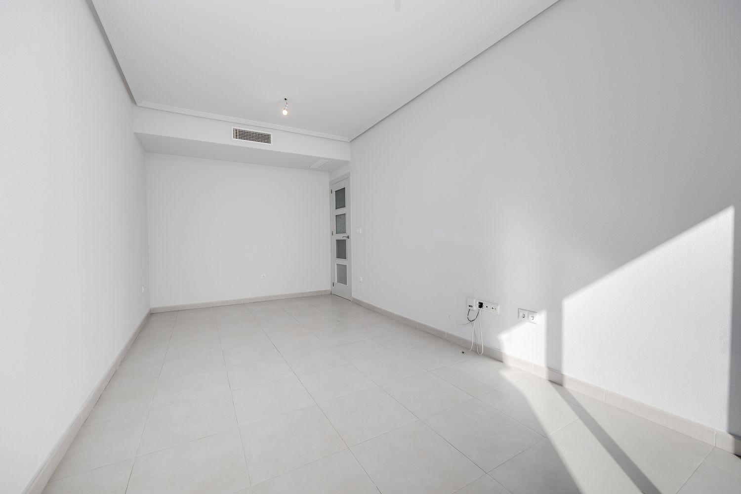 Apartment à Torrevieja, Alicante, Espagne 3 chambres, 92 m2 No. 183416