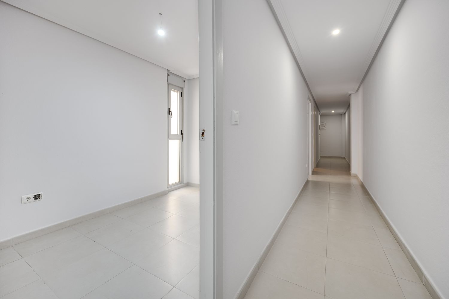 Apartment à Torrevieja, Alicante, Espagne 3 chambres, 92 m2 No. 183416