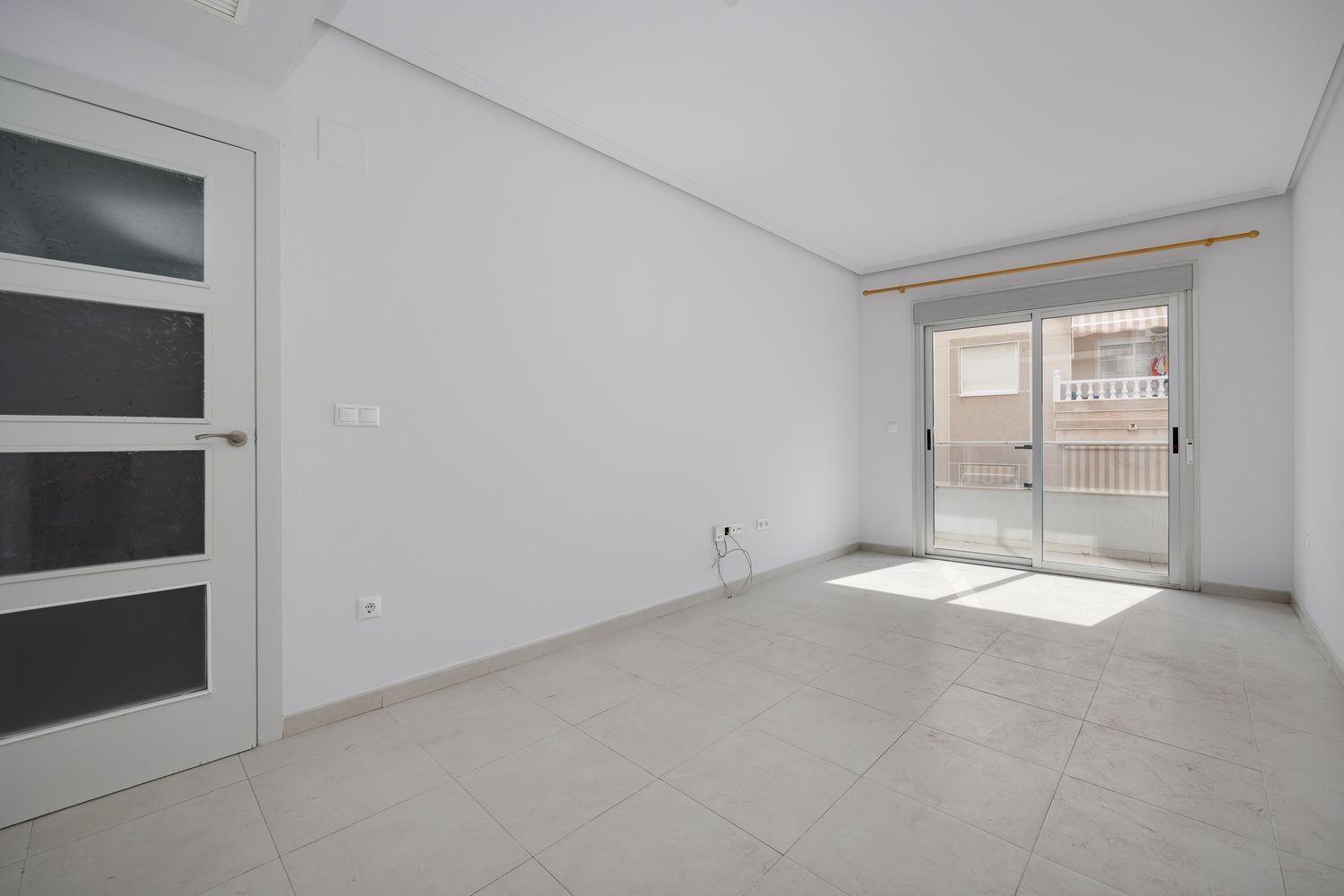 Apartment à Torrevieja, Alicante, Espagne 3 chambres, 92 m2 No. 183416