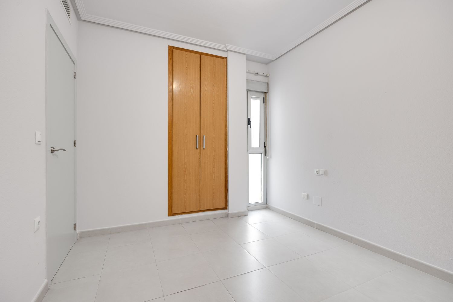 Apartment à Torrevieja, Alicante, Espagne 3 chambres, 92 m2 No. 183416