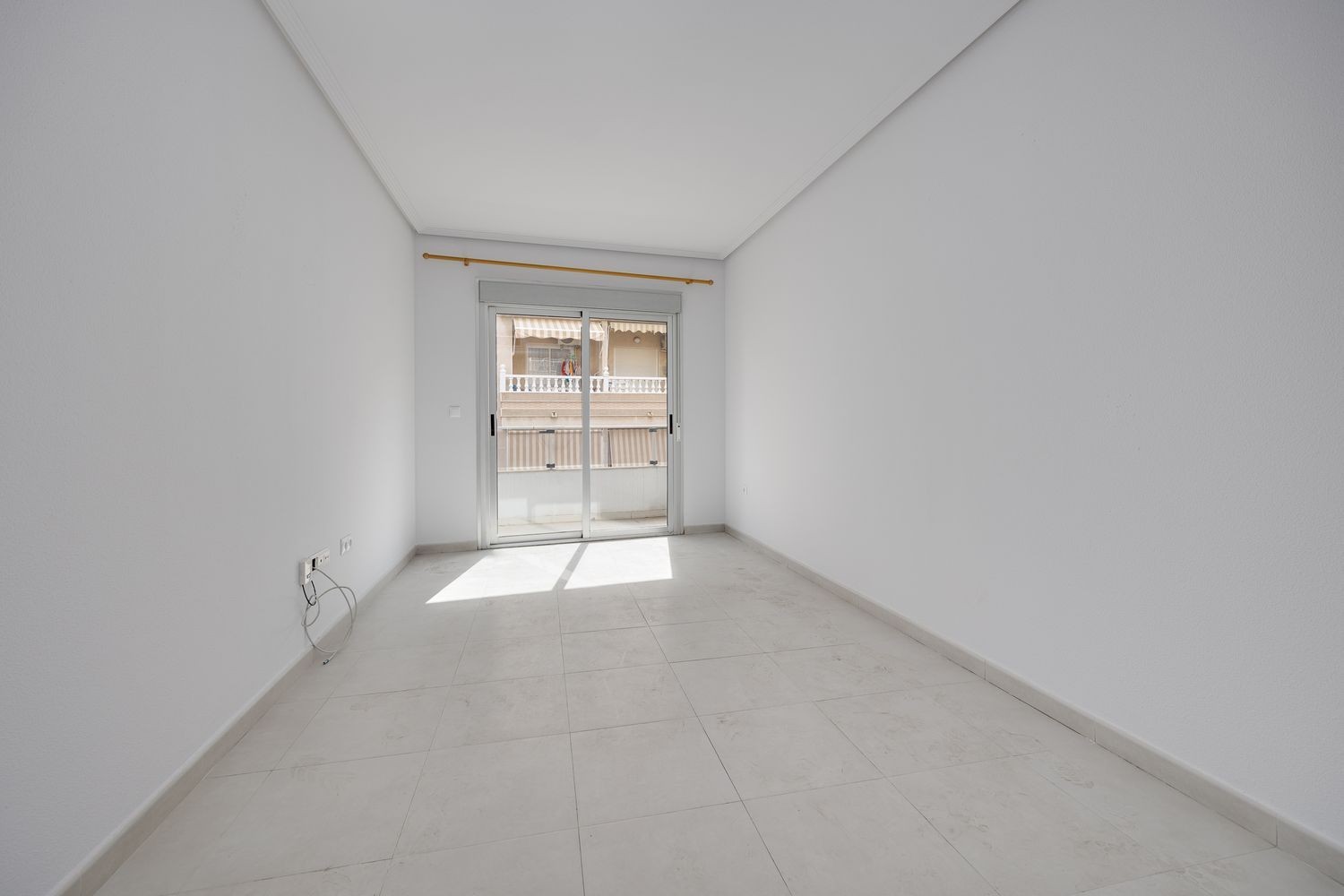 Apartment à Torrevieja, Alicante, Espagne 3 chambres, 92 m2 No. 183416