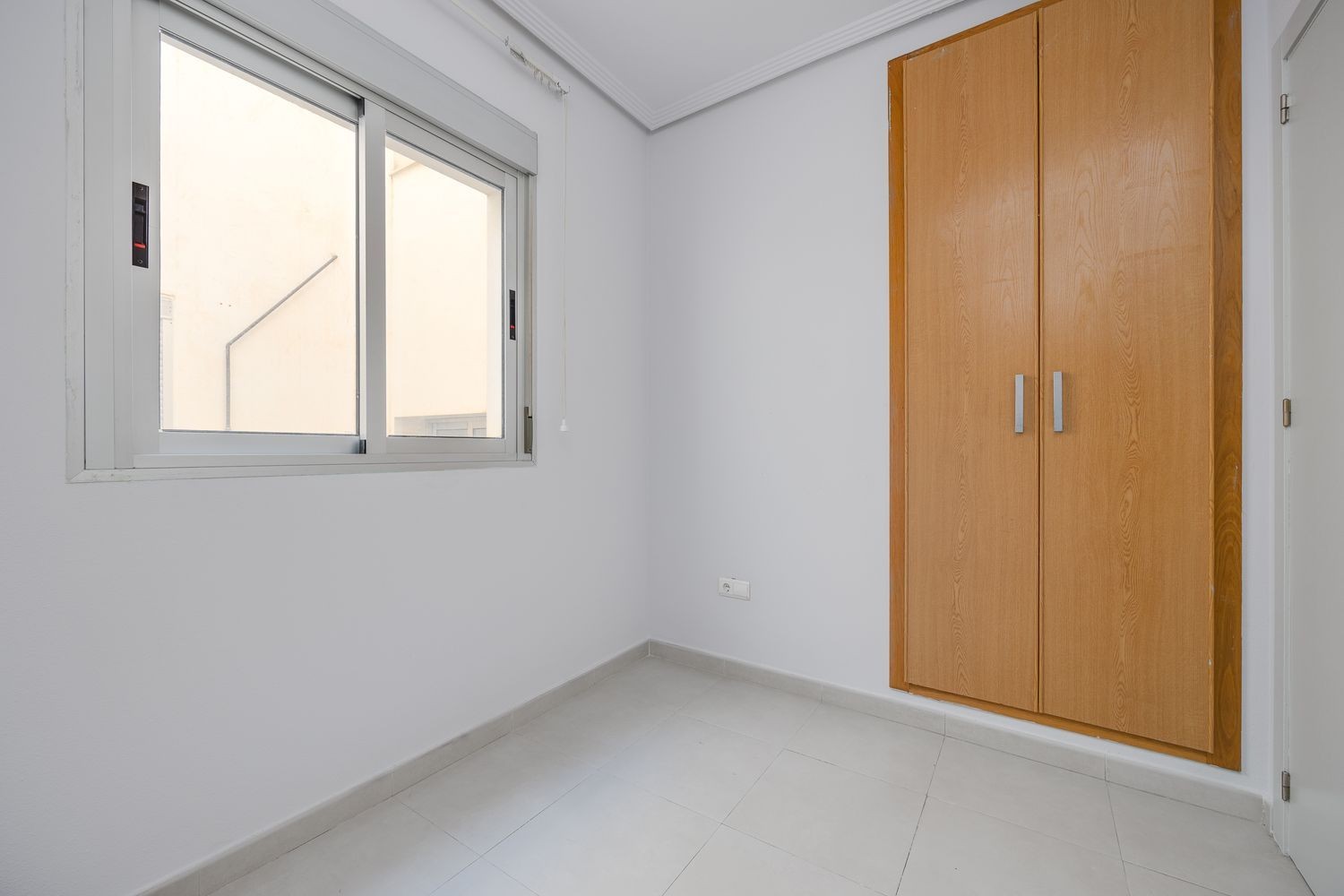 Apartment à Torrevieja, Alicante, Espagne 3 chambres, 92 m2 No. 183416