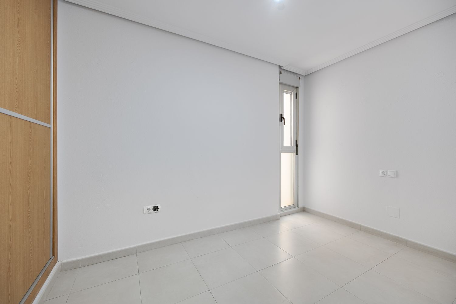 Apartment à Torrevieja, Alicante, Espagne 3 chambres, 92 m2 No. 183416