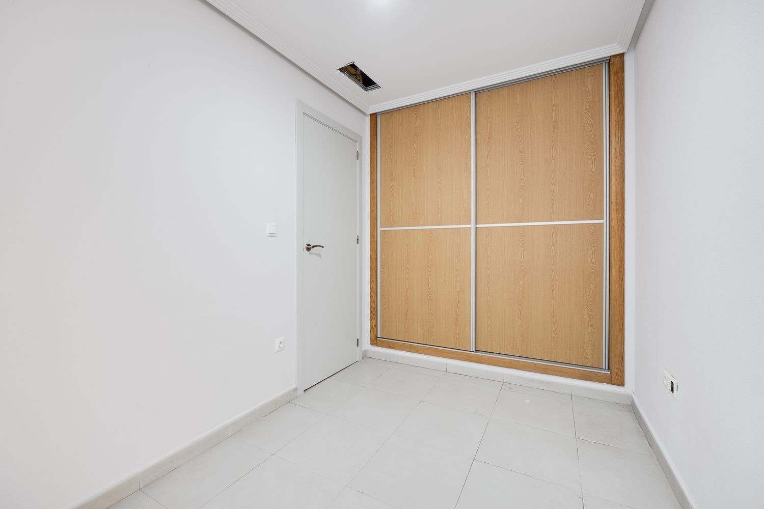 Apartment à Torrevieja, Alicante, Espagne 3 chambres, 92 m2 No. 183416