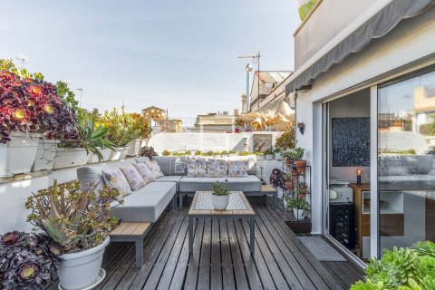 Takvåning i Barcelona, Spanien 1 sovrum, 43 kvm. Nr. 166787
